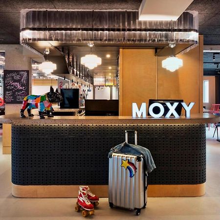 Moxy Paris Bastille Hotel Bagian luar foto